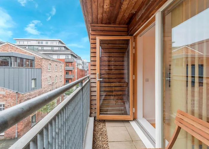 2Bed Homely Hideout In City Centre